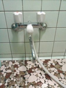 ツーバルブシャワー混合水栓