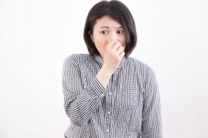 嫌な臭いがする